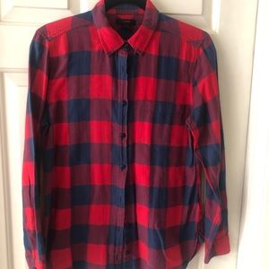 Womeme’s flannel top